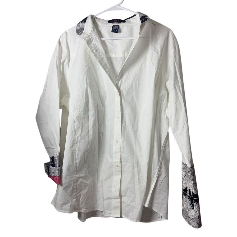 Pearly Vine‎ Women's 2XL White Button-Up Shirt with Sleeve Details